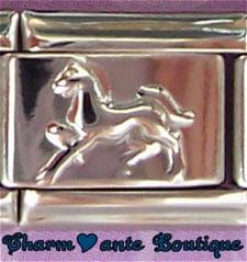 Cheval en relief