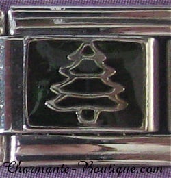 Sapin sur fond vert foncé
