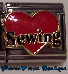 SEWING sur un coeur rouge