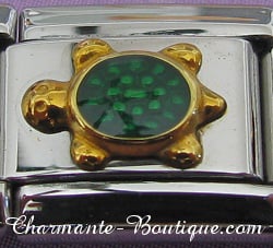 Tortue doré avec dos vert